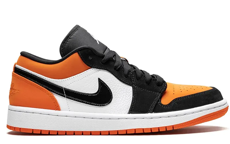 Nike Air Jordan 1 Low Sneakers Zwart-Geel